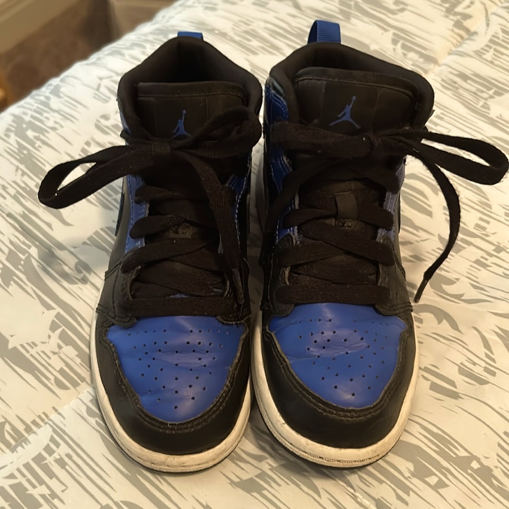 Air Jordan 1 Mid "Royal 2020" kids size 13c.